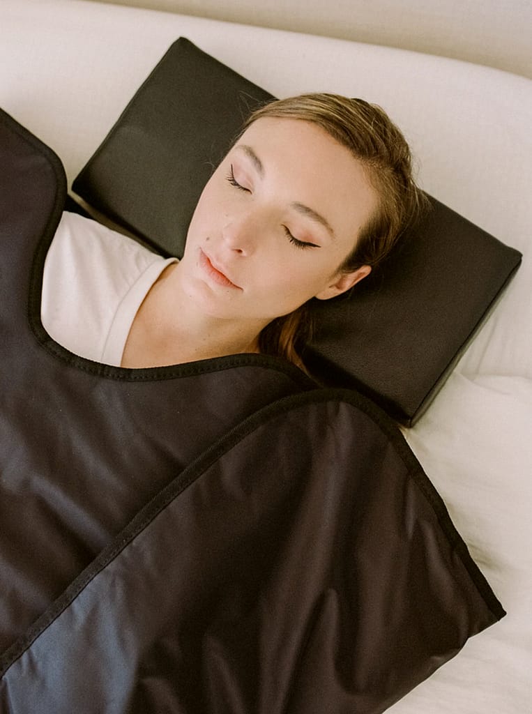 Health Made Natural: A dedicated review of the Heat Healer Blanket.